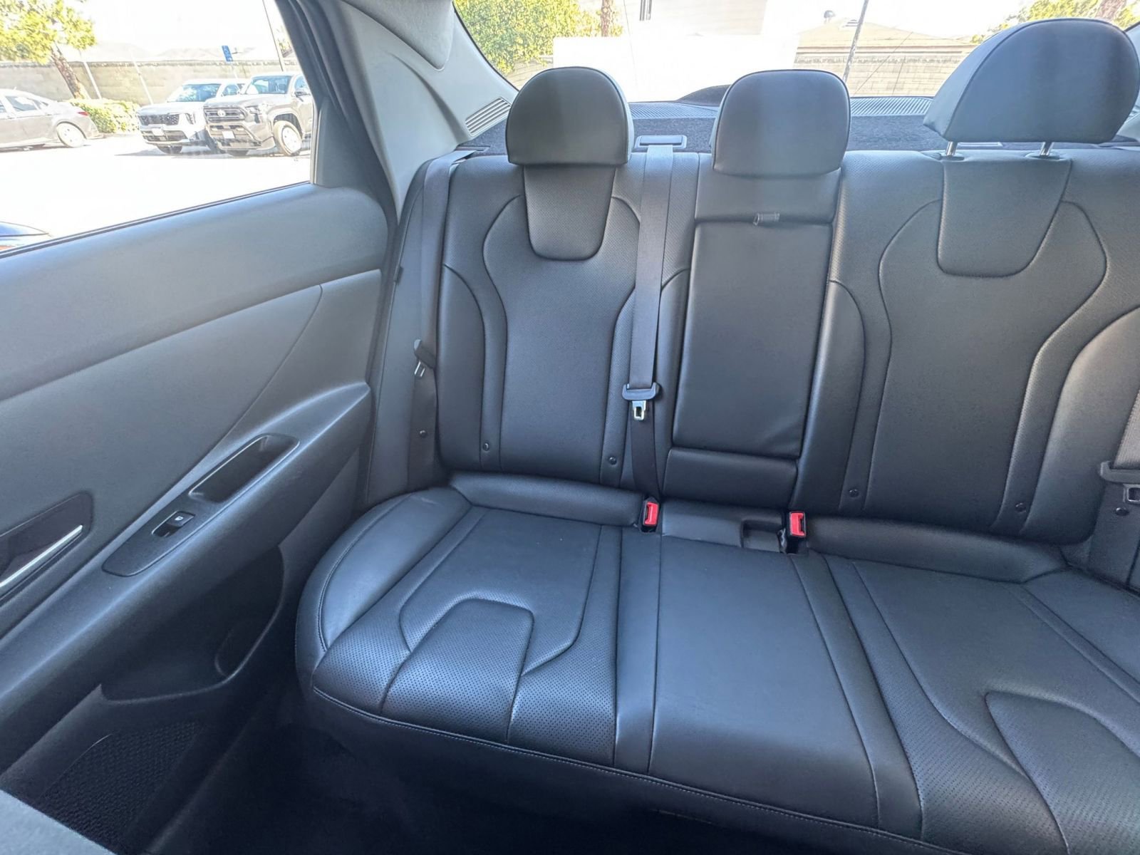 Used 2025 Hyundai Elantra Limited image 42