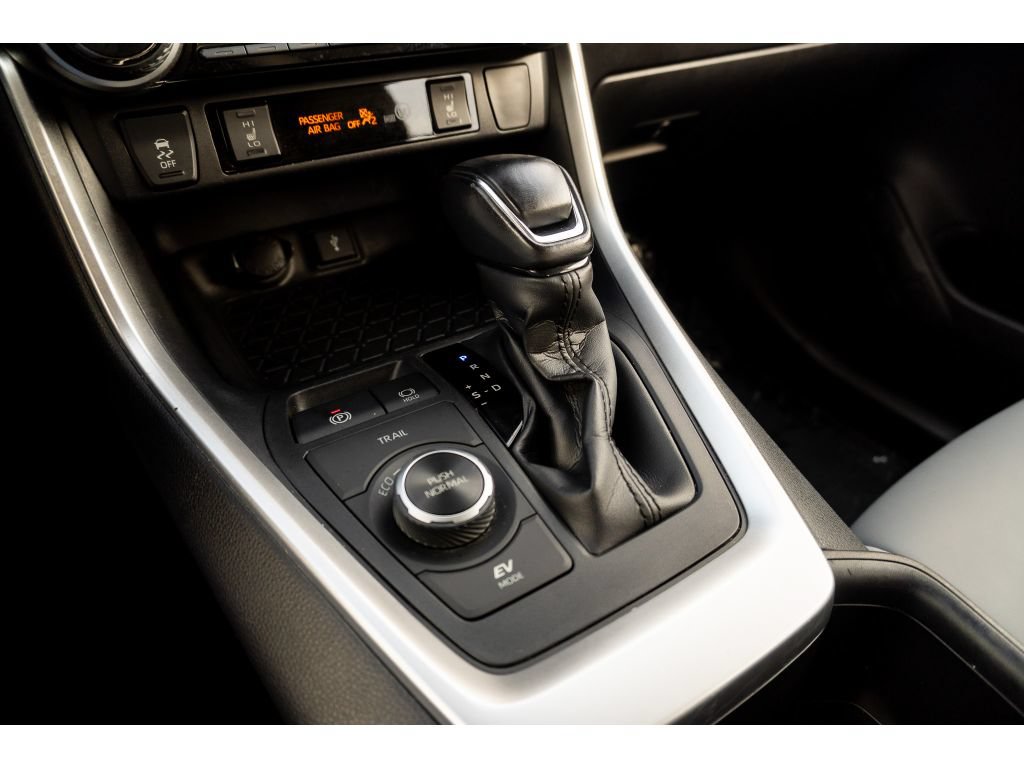 Used 2022 Toyota RAV4 XLE Premium AWD/4WD image 26