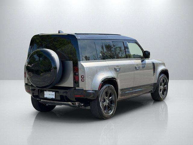 Used 2024 Land Rover Defender 110 X-Dynamic SE image 7