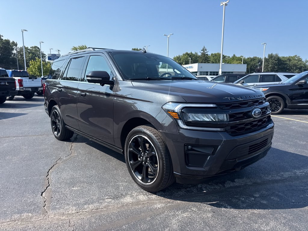 Used 2023 Ford Expedition Limited AWD/4WD image 4