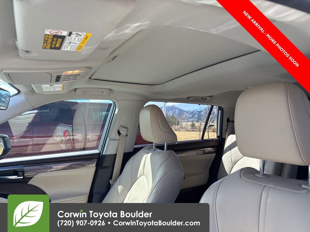 Used 2022 Toyota Highlander Limited image 11