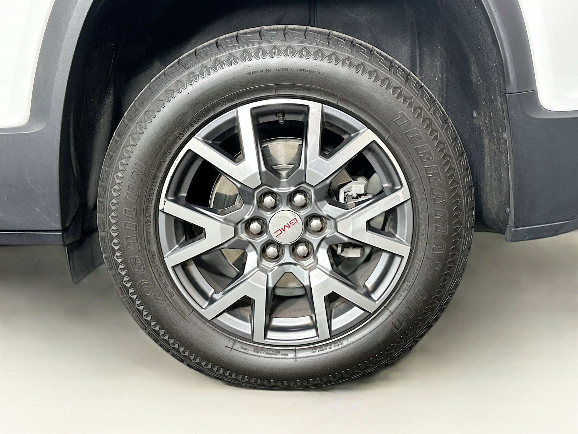 Used 2023 GMC Acadia SLT image 11