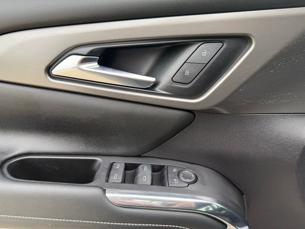 Used 2024 Chevrolet Traverse LS image 25