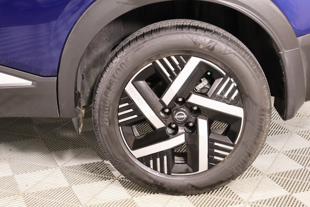 Used 2025 Nissan Kicks SV w/ SV Premium Package image 19