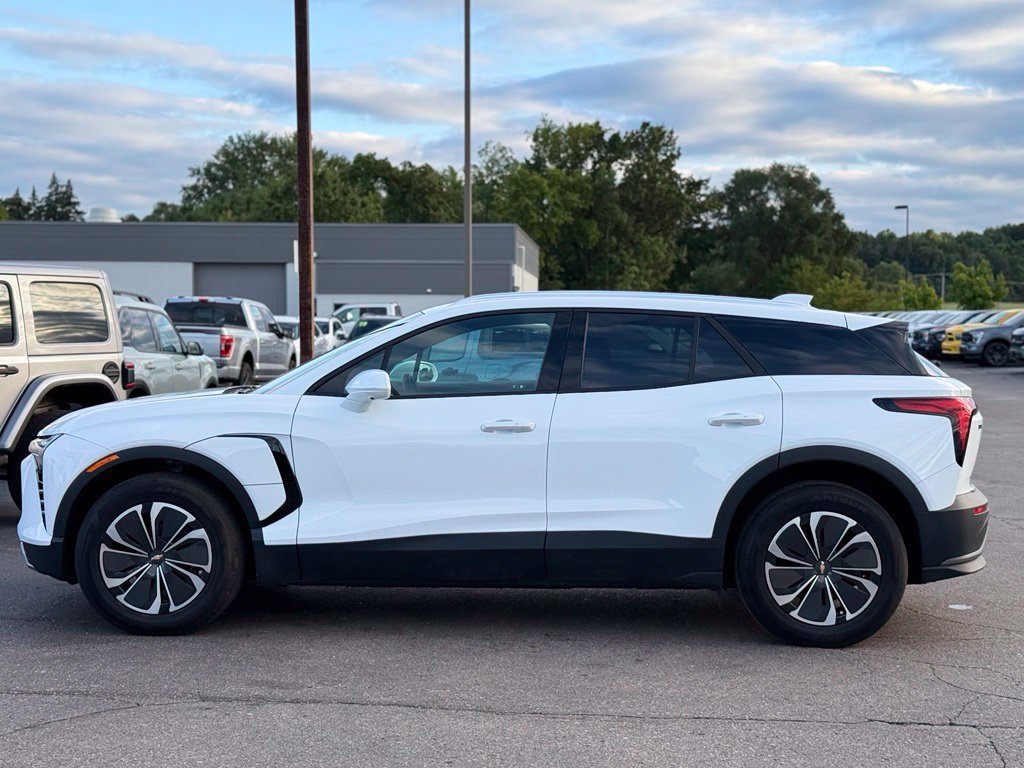 Used 2024 Chevrolet Blazer EV LT AWD/4WD image 40