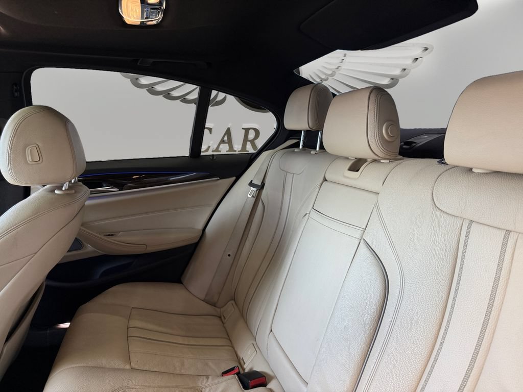 Used 2017 BMW 540i w/ M Sport Package RWD image 13