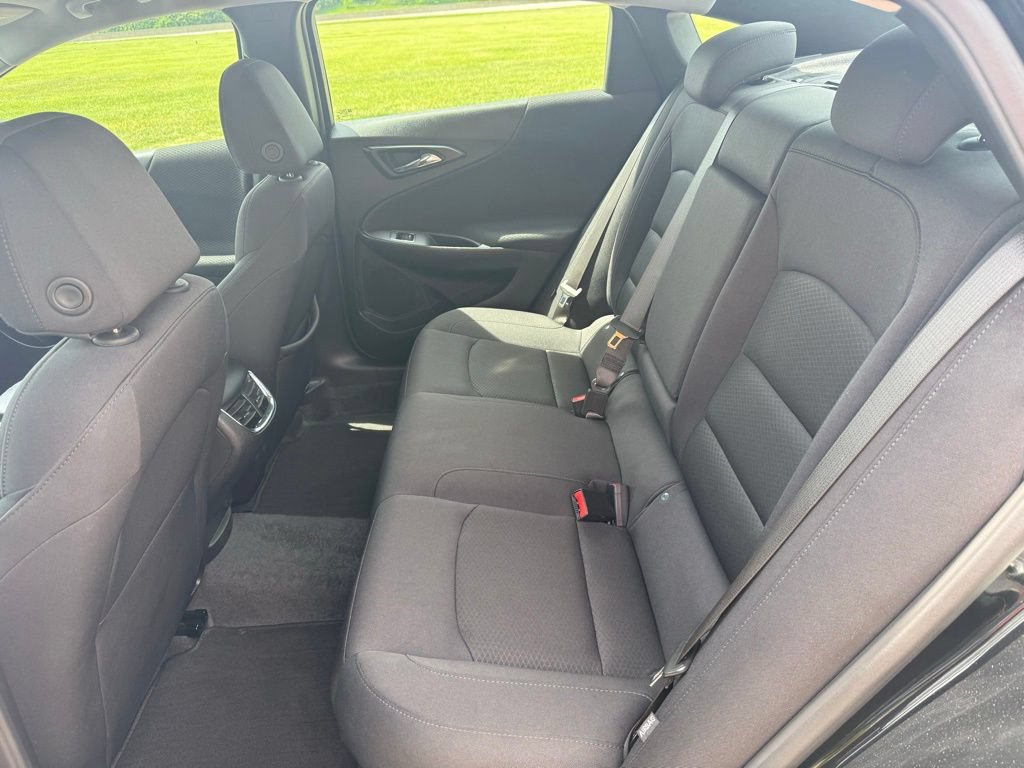 Used 2025 Chevrolet Malibu LT FWD image 13