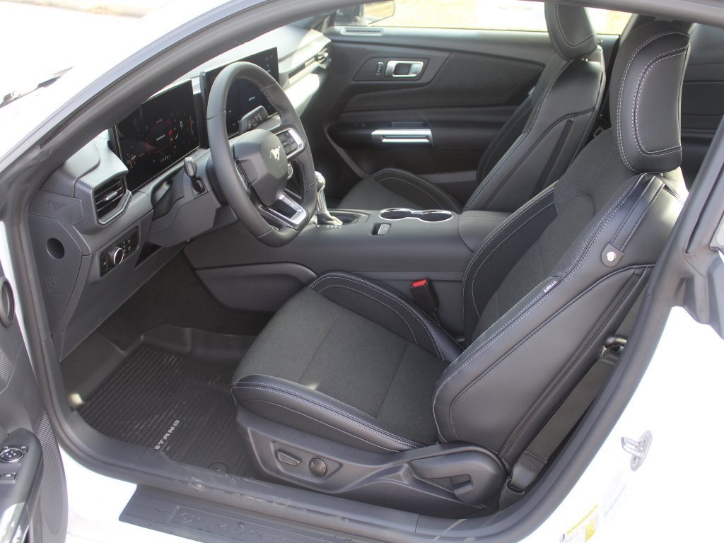 New 2026 Ford Mustang Coupe image 4