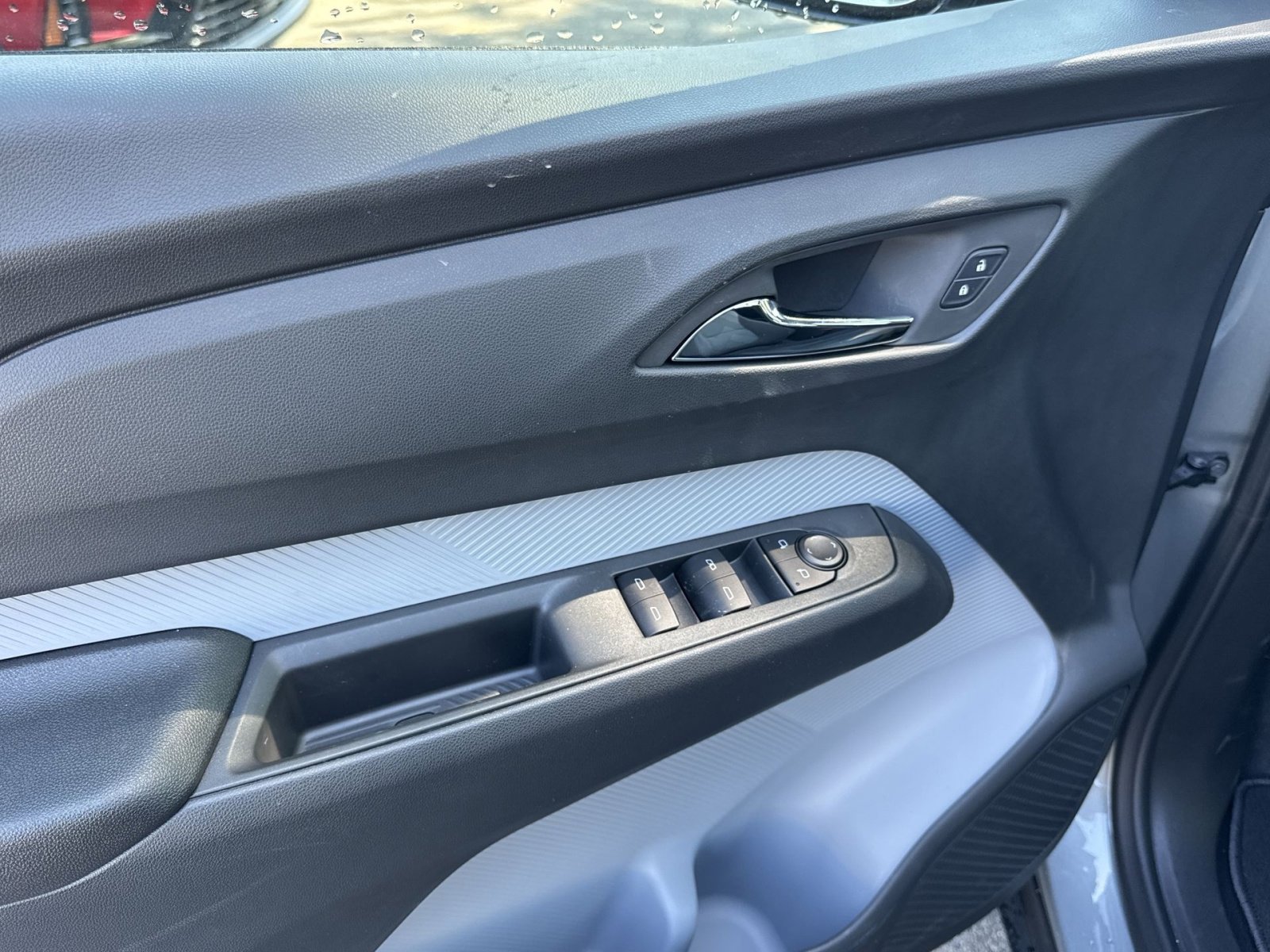 New 2027 Chevrolet Bolt LT w/ Comfort Package FWD image 15