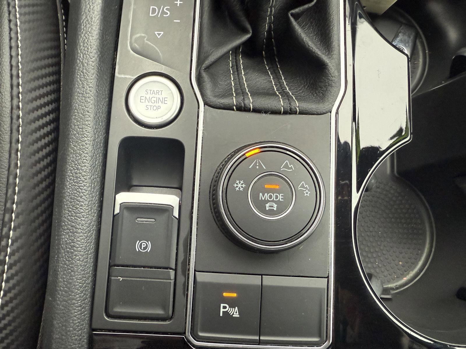 Used 2022 Volkswagen Atlas Cross Sport SE image 20