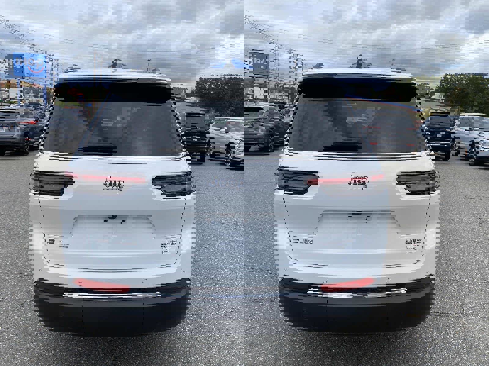 Certified 2022 Jeep Grand Cherokee L Limited image 4