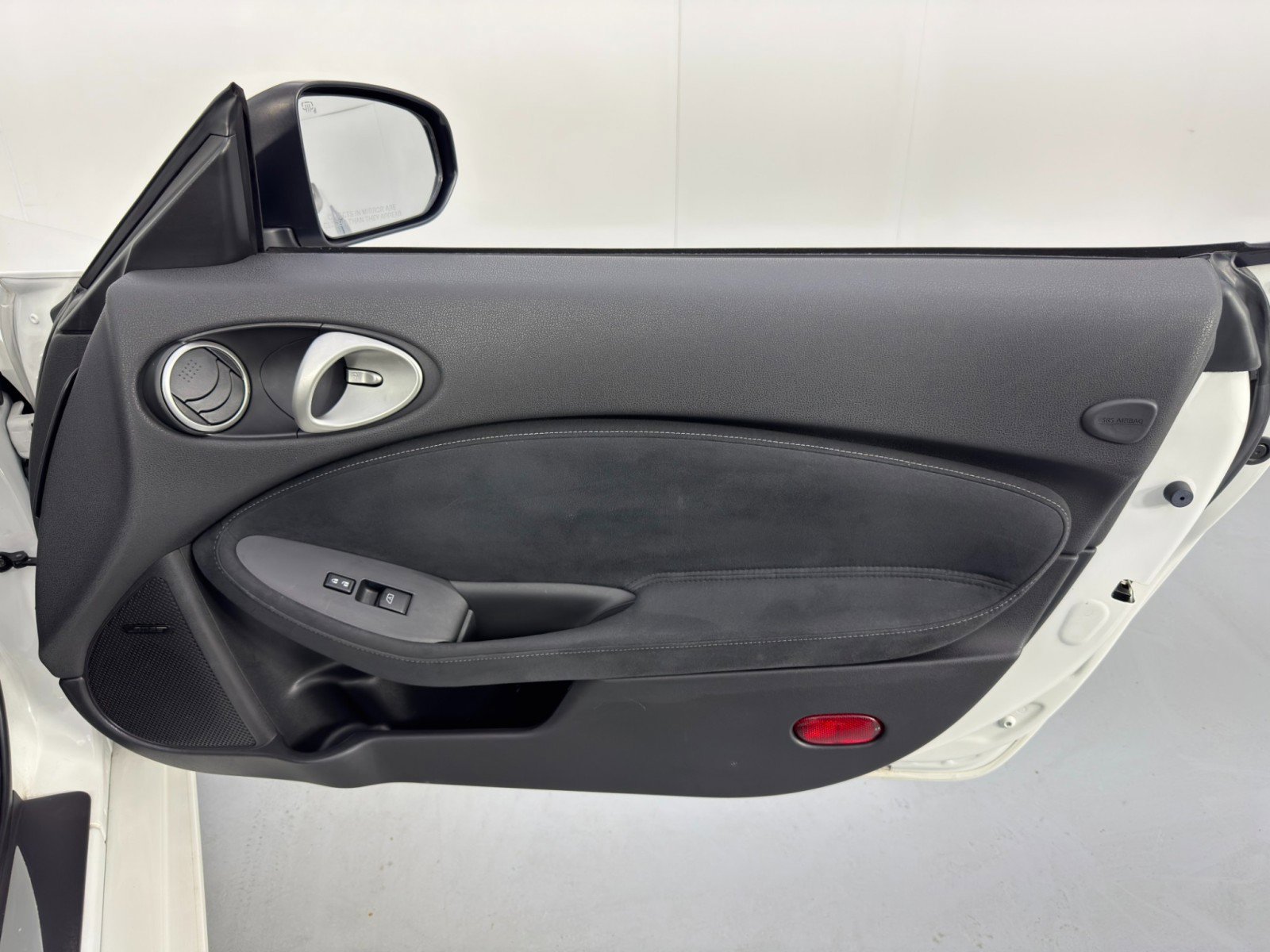 Used 2014 Nissan 370Z Touring w/ Sport Package image 38