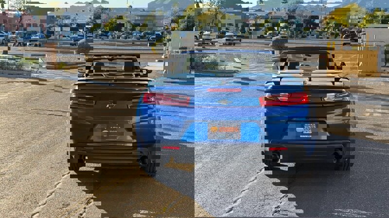 Used 2018 Chevrolet Camaro LT image 4