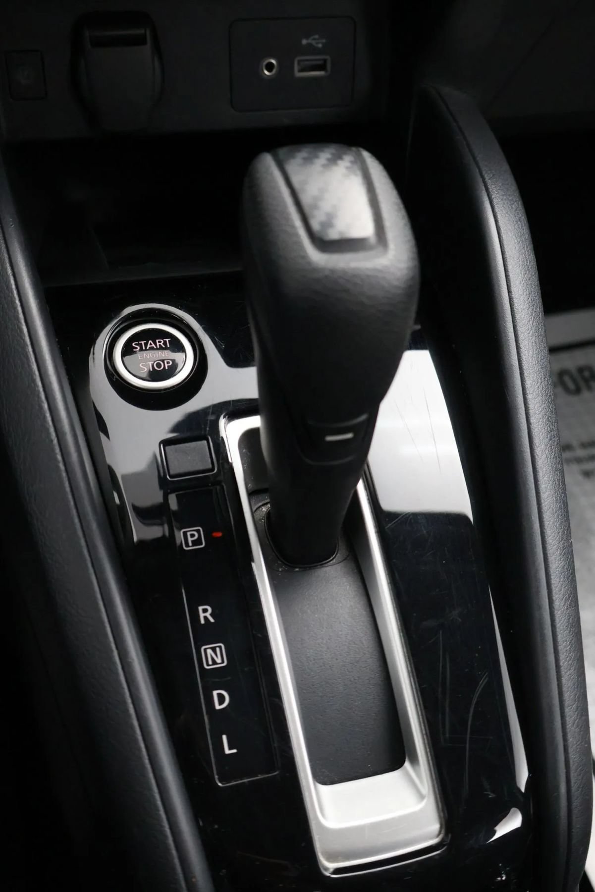 Used 2025 Nissan Versa SV FWD image 28