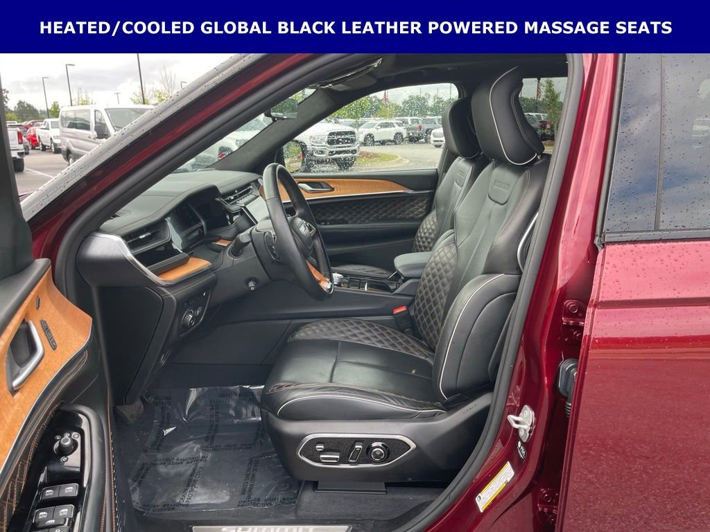 Used 2023 Jeep Grand Cherokee Summit AWD/4WD image 5