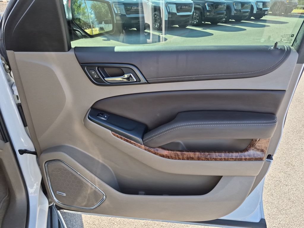 Used 2017 Chevrolet Tahoe Premier AWD/4WD image 39