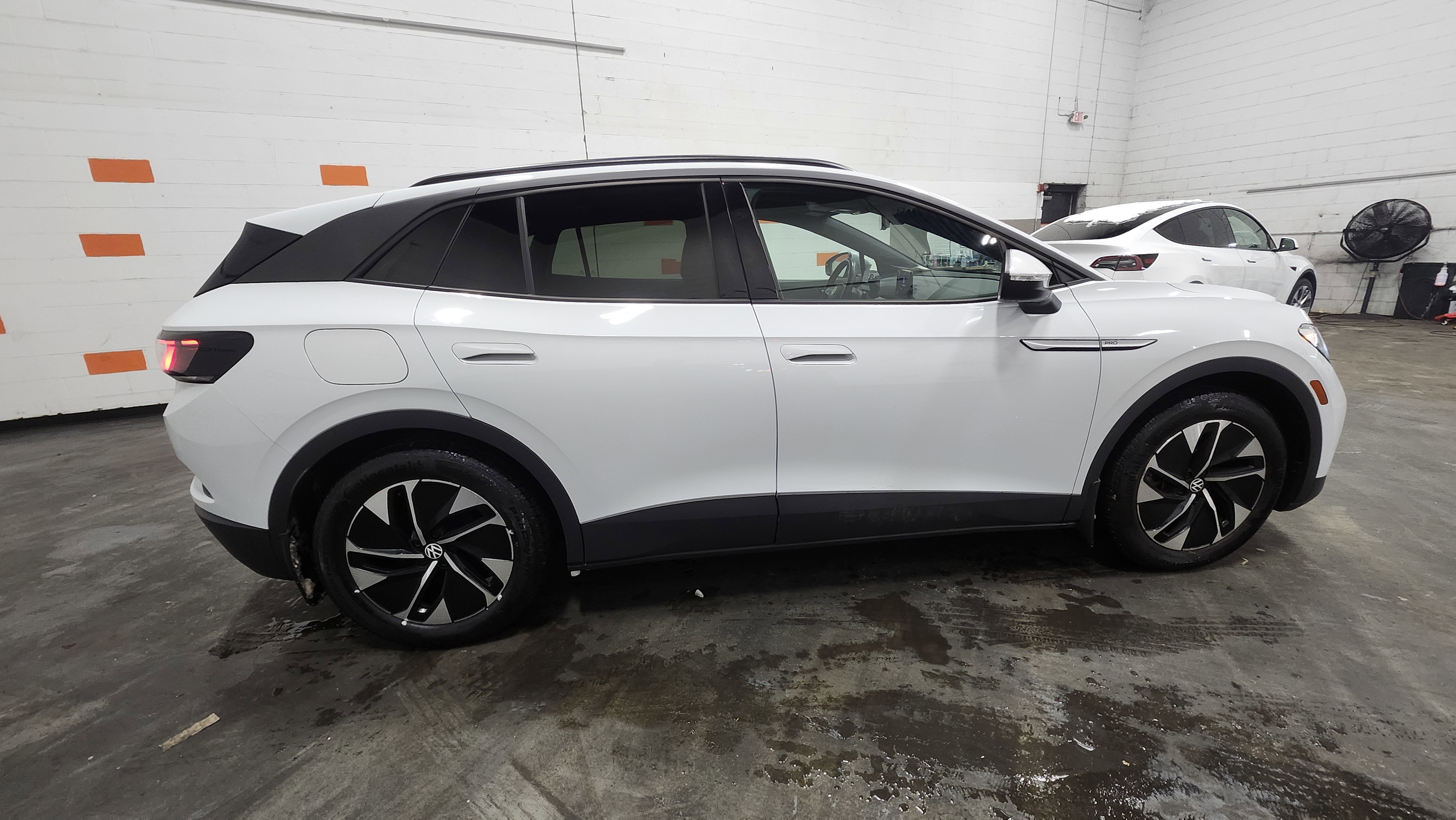 Used 2021 Volkswagen ID.4 Pro image 17