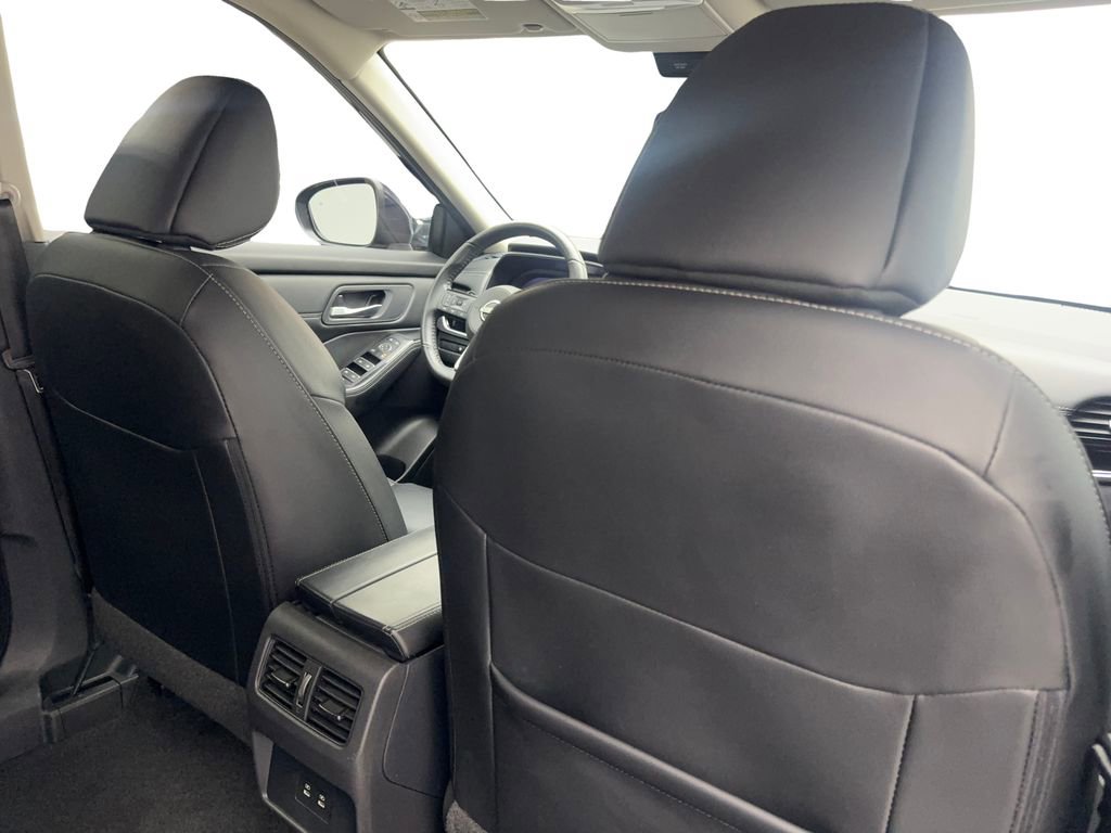 Used 2024 Nissan Rogue SL image 41