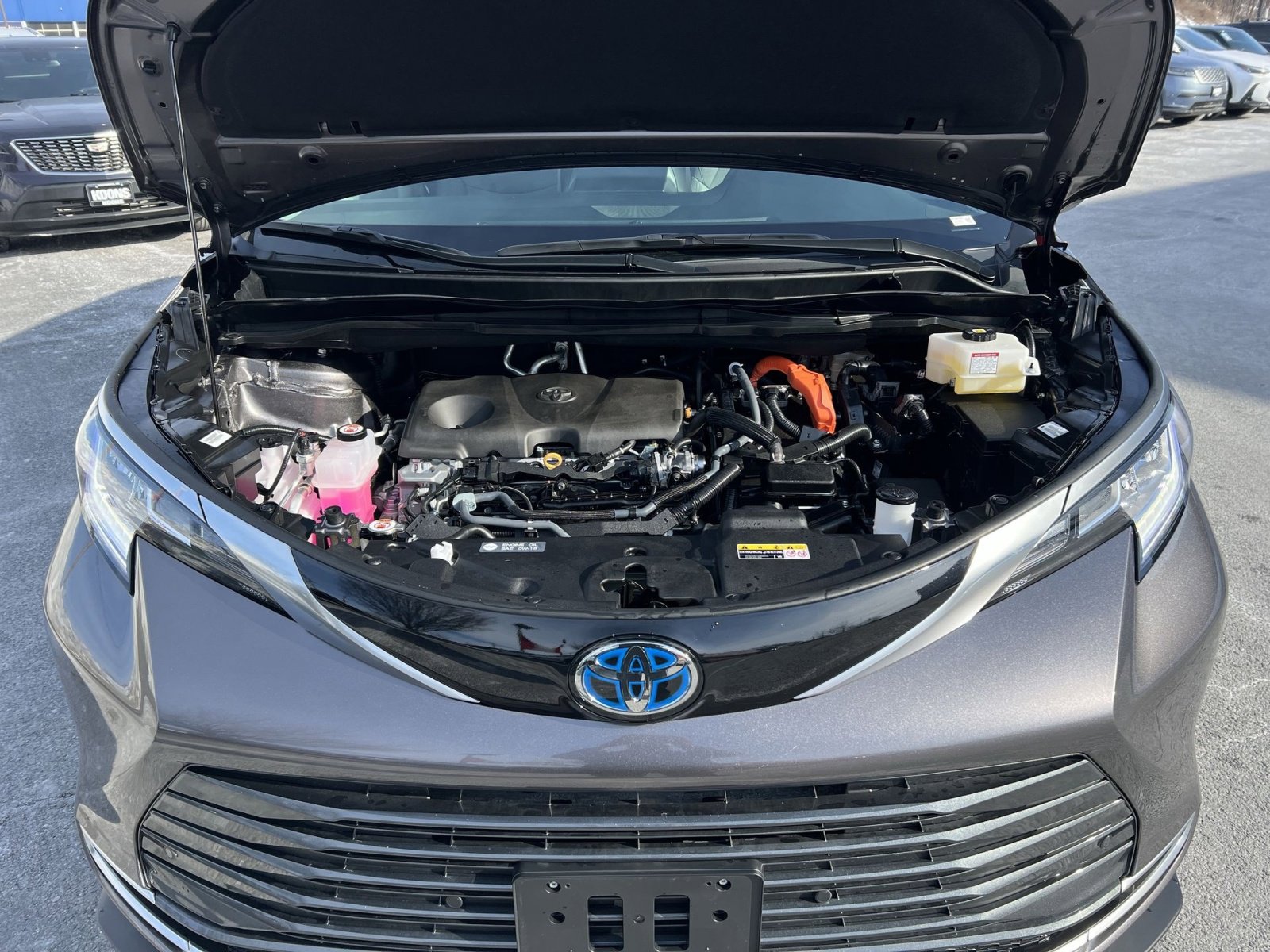 Used 2024 Toyota Sienna Limited image 29