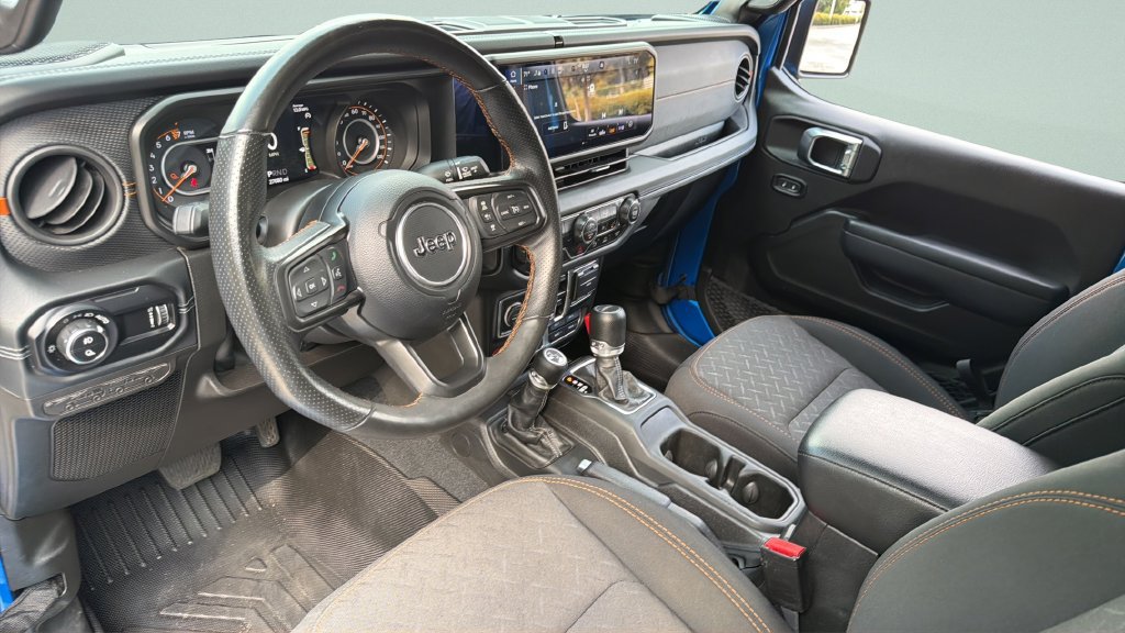 Used 2024 Jeep Gladiator Mojave w/ Safety Group AWD/4WD image 32