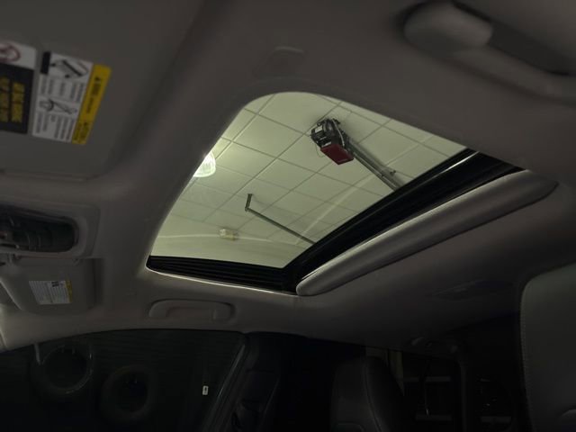 Used 2025 Toyota Corolla Cross XLE w/ Convenience Package AWD/4WD image 27