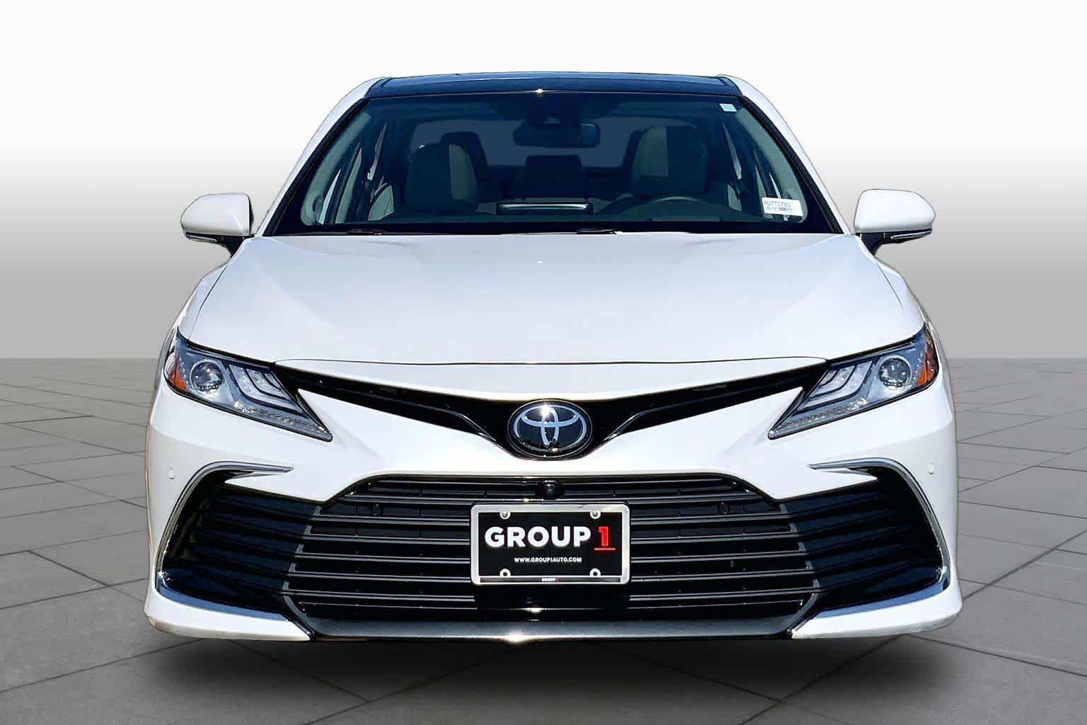 Used 2023 Toyota Camry XLE w/ Navigation Package FWD image 4