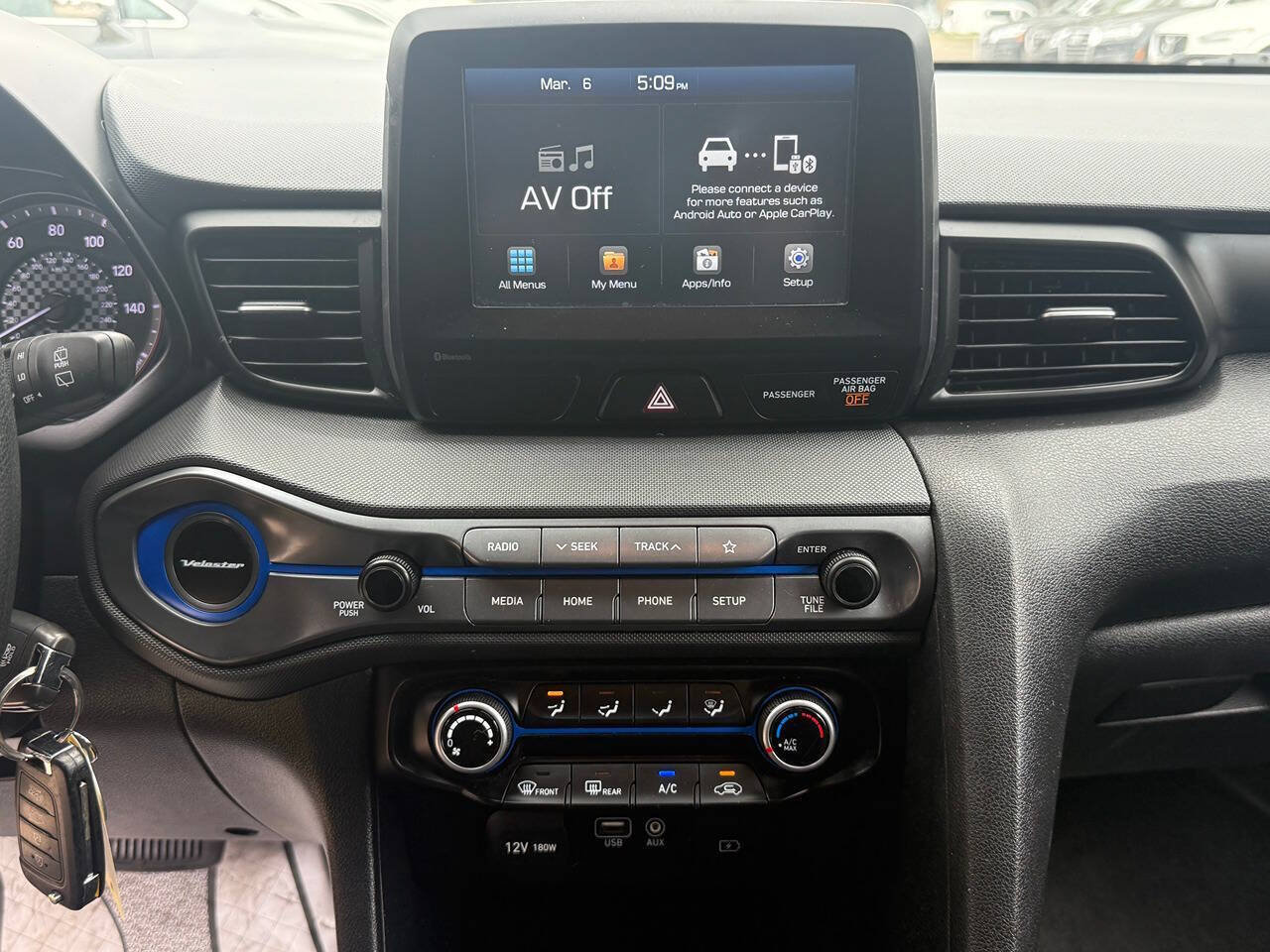 Used 2019 Hyundai Veloster 2.0 FWD image 22