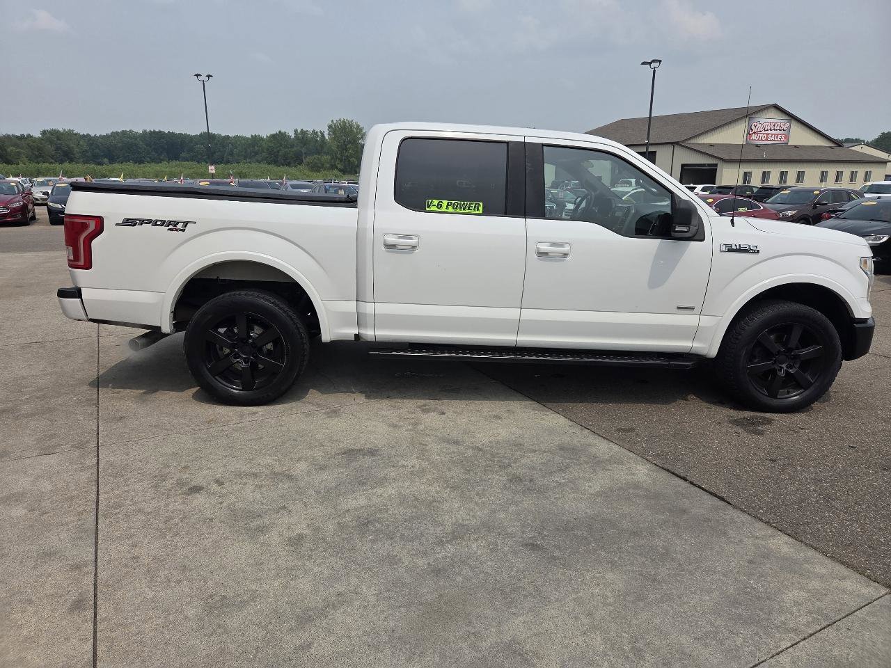 Used 2016 Ford F150 XLT w/ Equipment Group 302A Luxury image 4