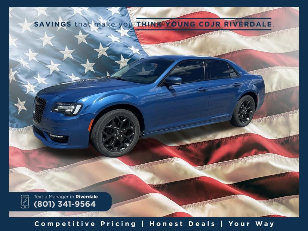 Used 2021 Chrysler 300 Touring L image 1