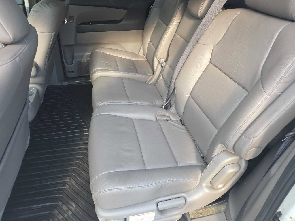 Used 2015 Honda Odyssey Touring Elite image 21