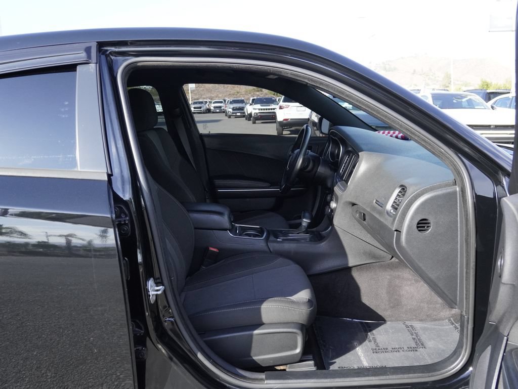 Used 2016 Dodge Charger SXT RWD image 27