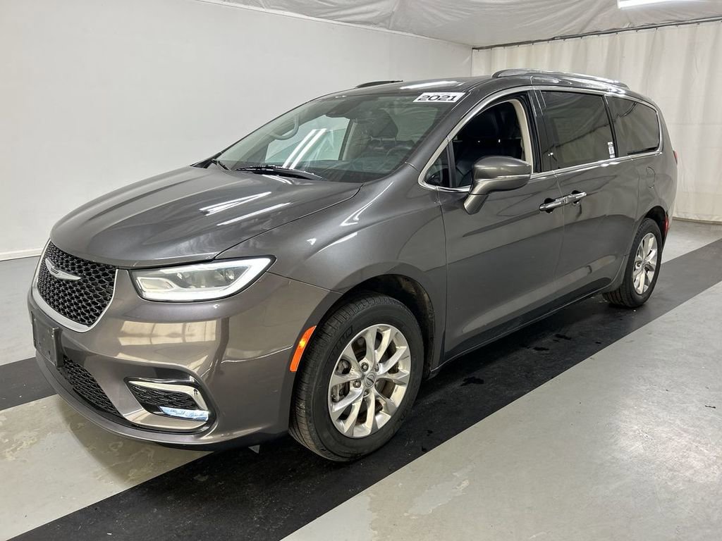 Used 2021 Chrysler Pacifica Touring-L image 5