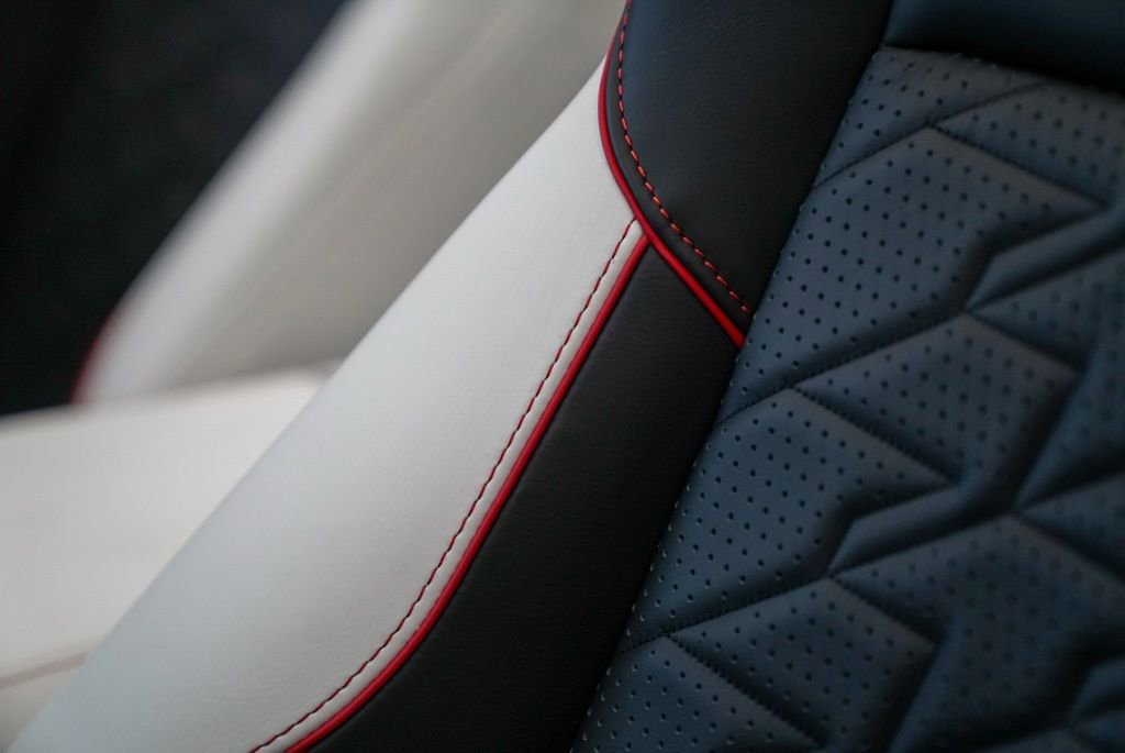 New 2026 Aston Martin Vanquish Convertible image 7