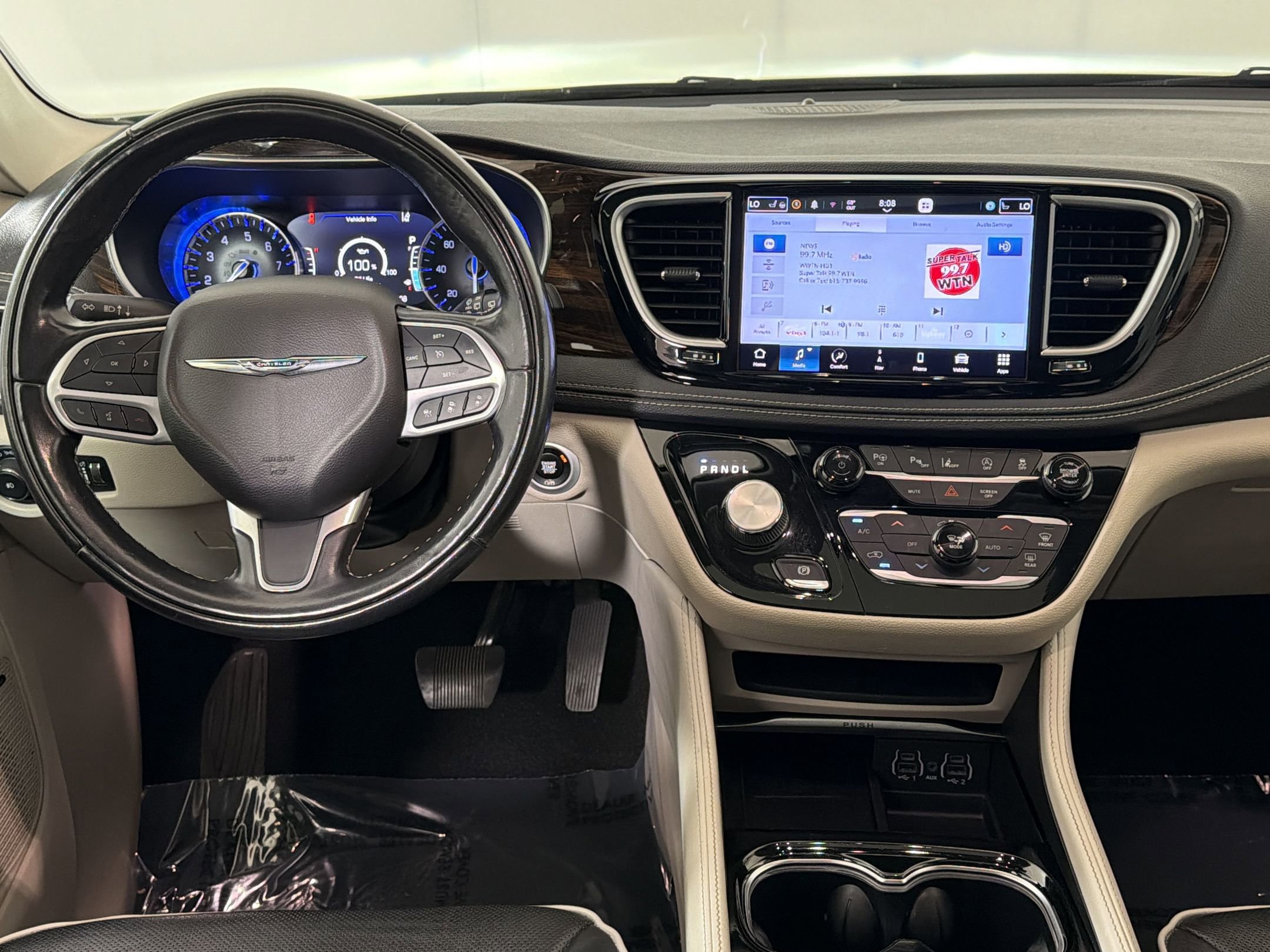 Used 2022 Chrysler Pacifica Limited FWD image 33