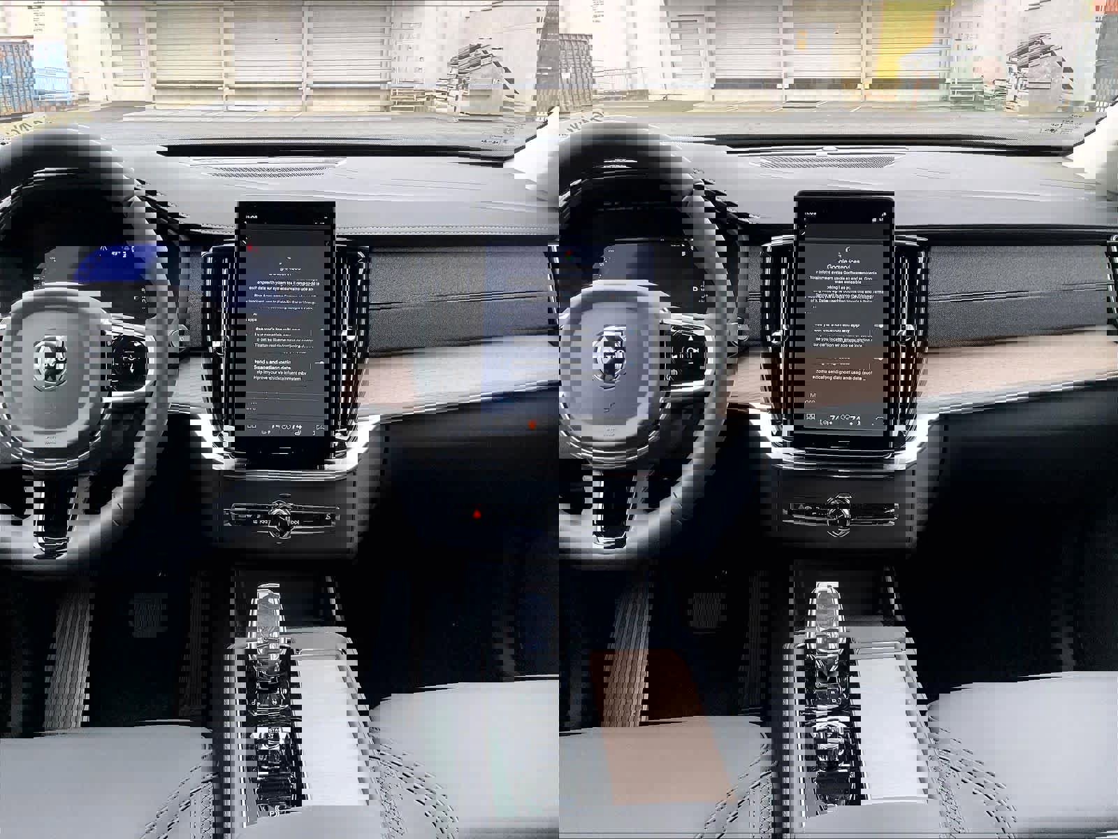 New 2026 Volvo XC90 B5 Plus w/ Protection Package image 9