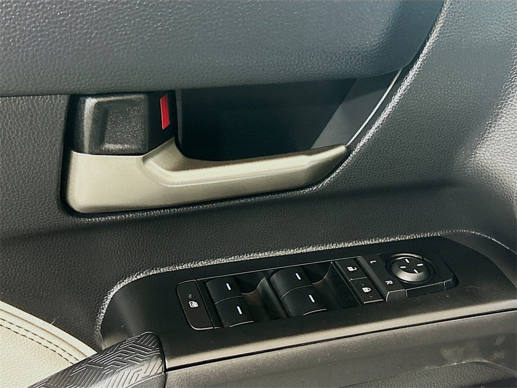 Used 2025 Toyota Tacoma TRD Sport image 15