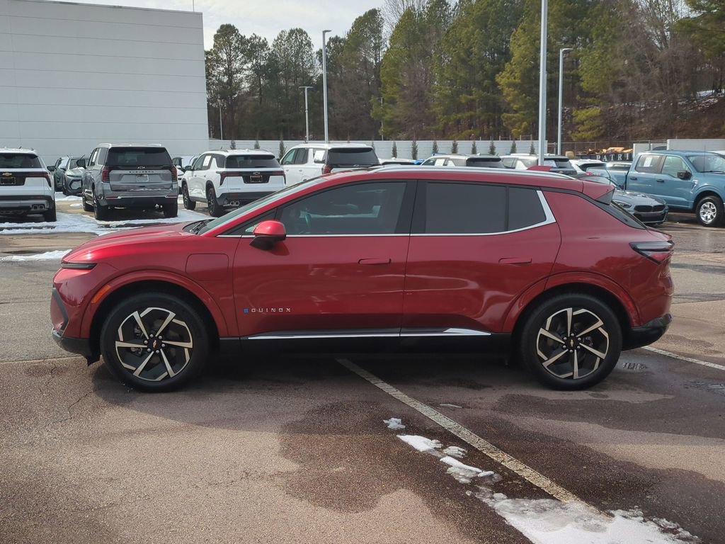 Used 2025 Chevrolet Equinox EV LT image 2