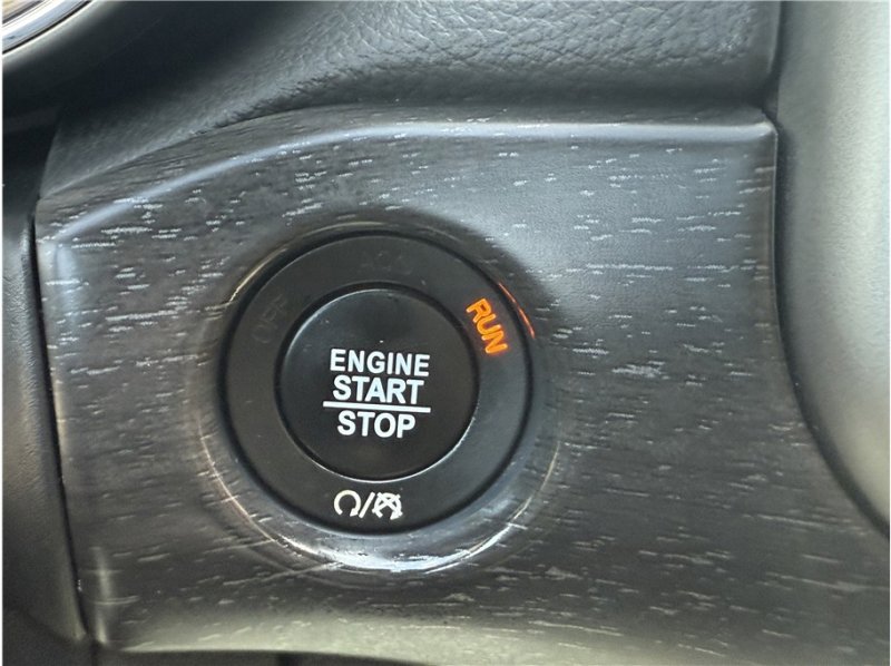 Used 2018 Jeep Grand Cherokee Altitude image 39