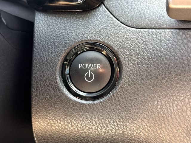 Used 2026 Toyota Camry SE w/ Convenience Package FWD image 16