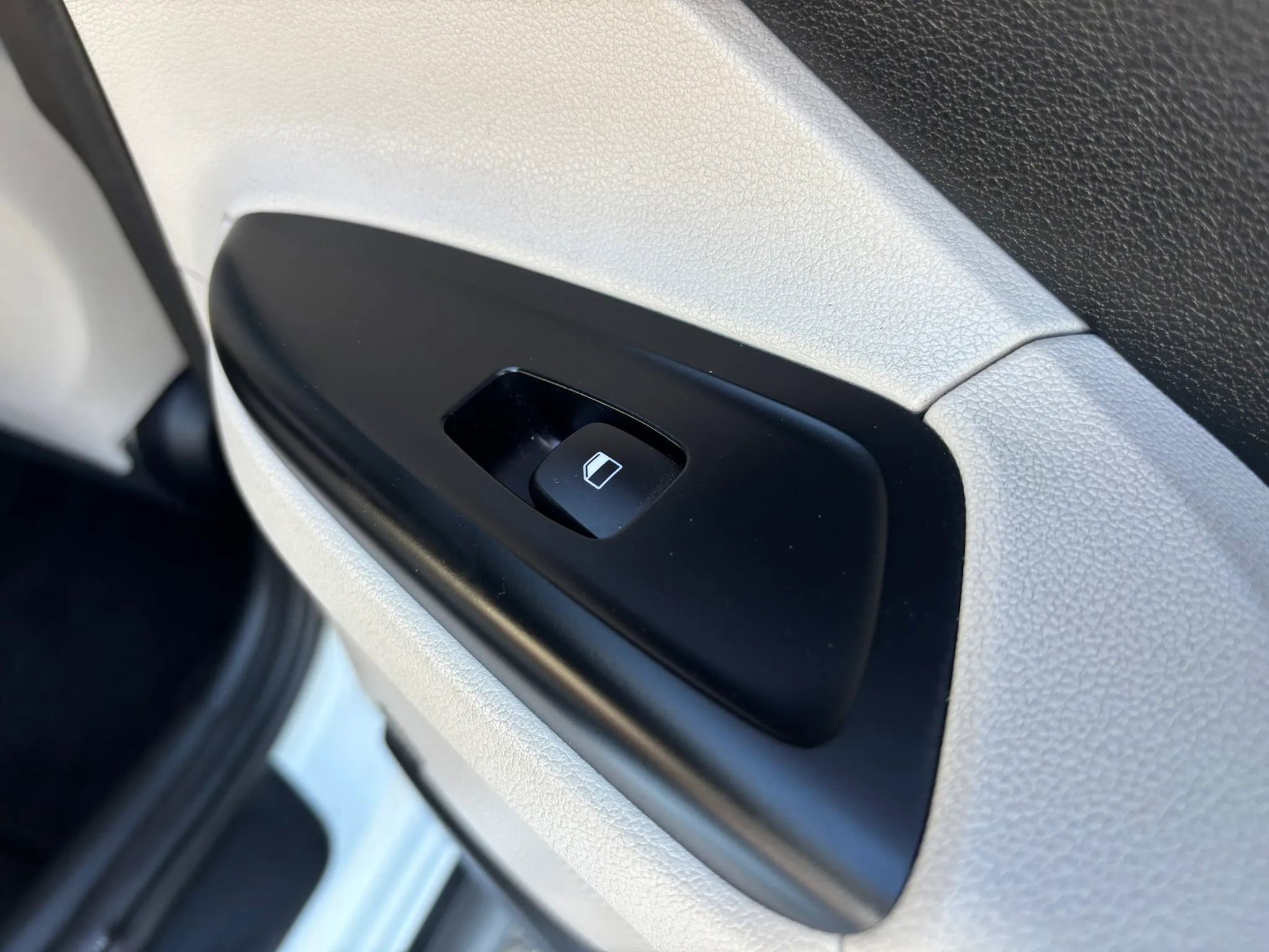 Used 2019 Hyundai Veloster Turbo Ultimate image 46