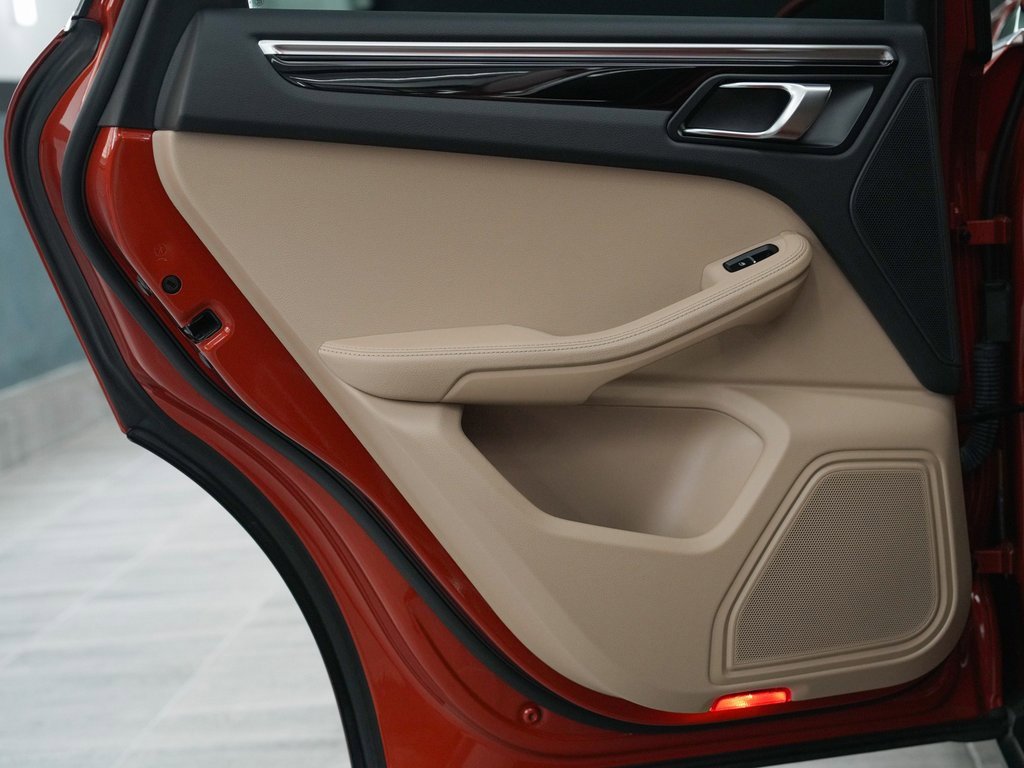 Used 2022 Porsche Macan S image 14