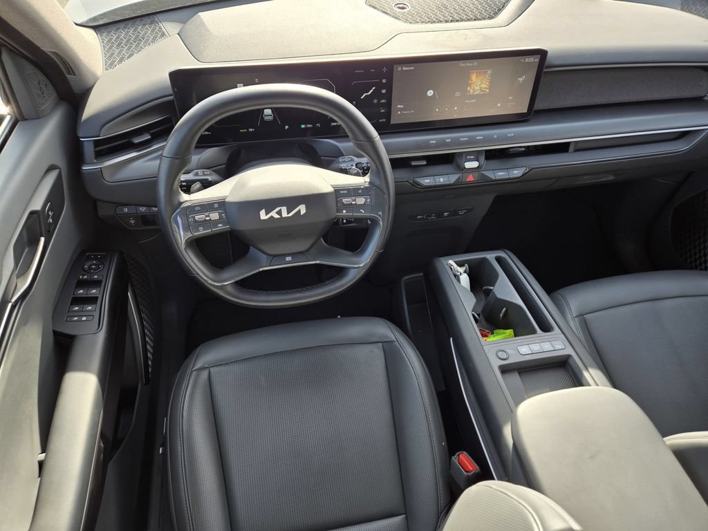 Used 2024 Kia EV9 Light Long Range RWD image 11