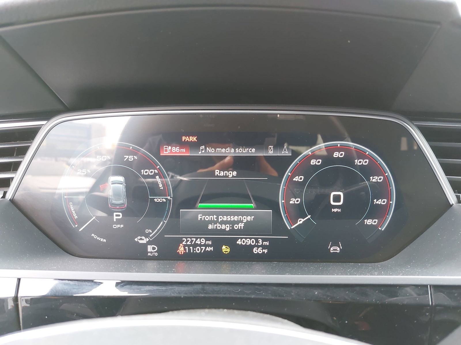 Used 2023 Audi e-tron Chronos AWD/4WD image 9
