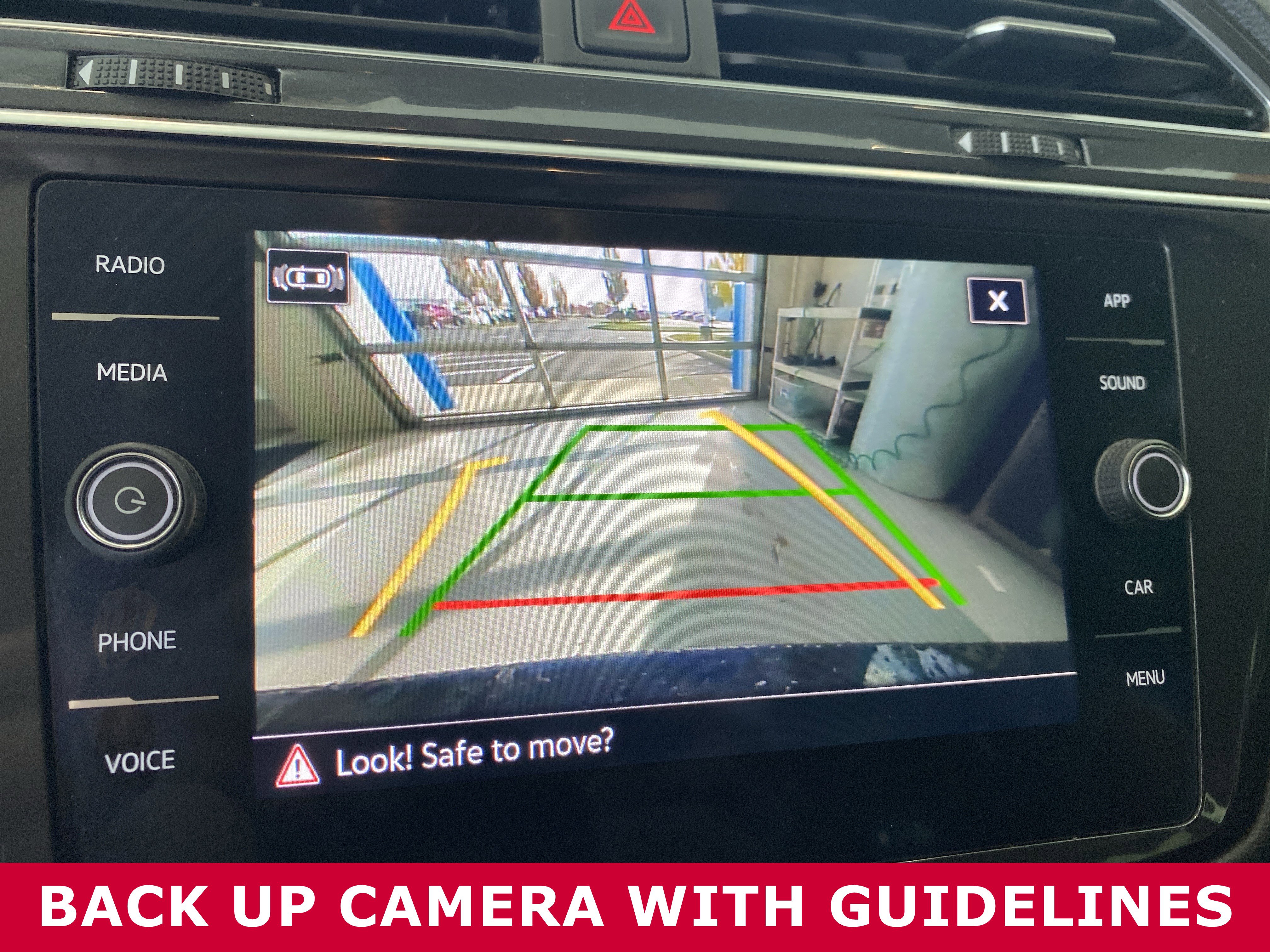 Used 2021 Volkswagen Tiguan SE image 17