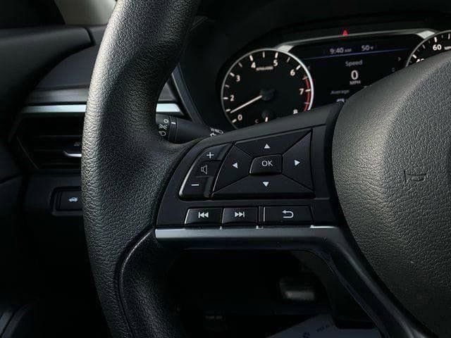 Used 2025 Nissan Altima 2.5 SV image 32