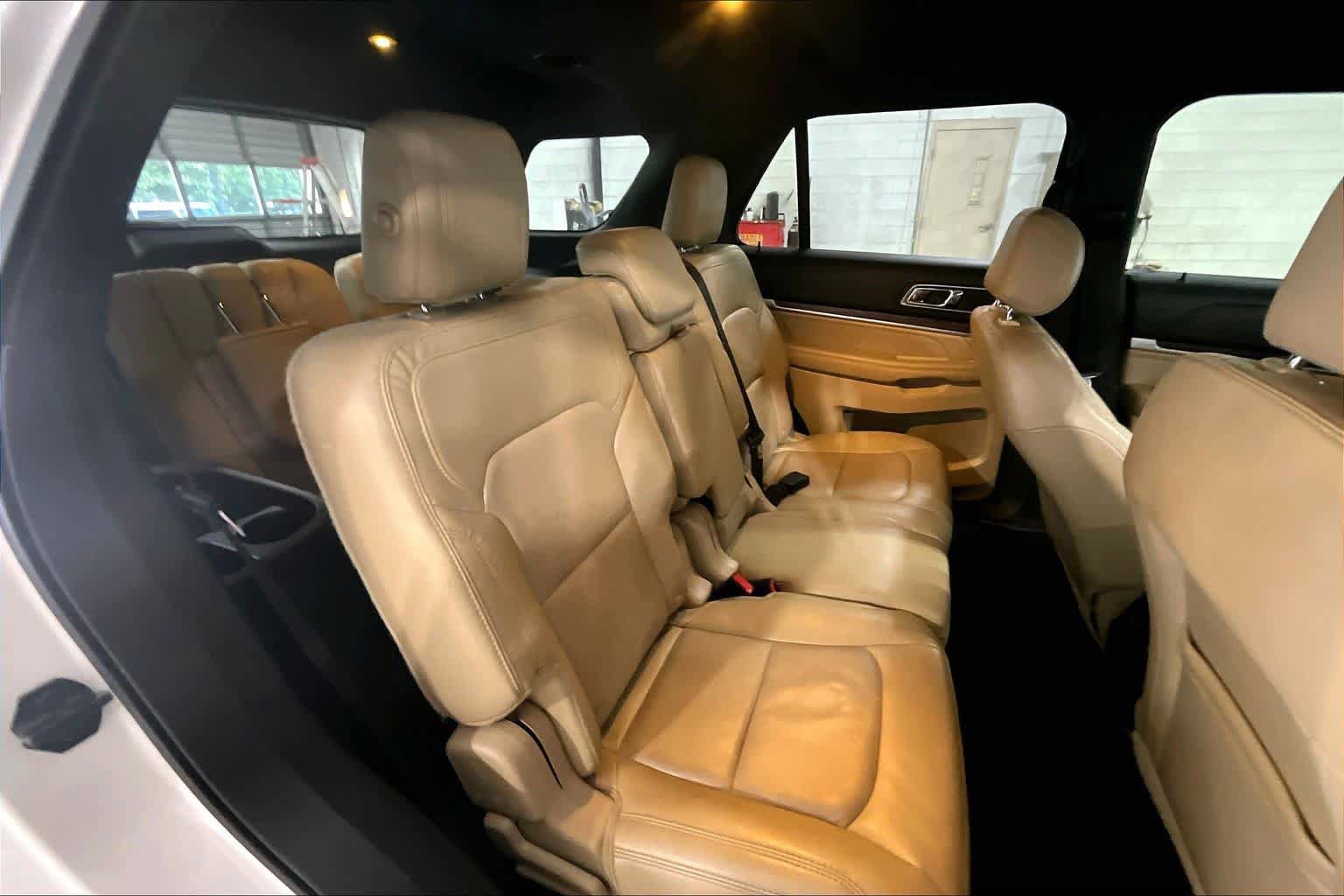 Used 2017 Ford Explorer Limited FWD image 19