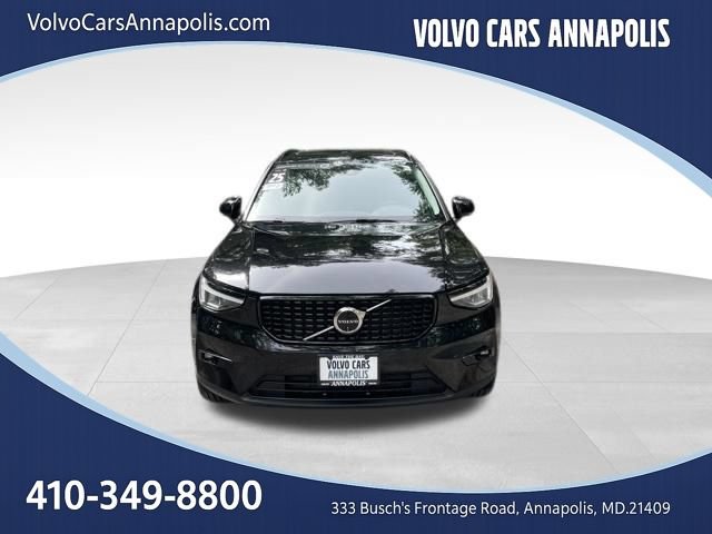 Certified 2025 Volvo XC40 B5 Plus AWD/4WD image 3
