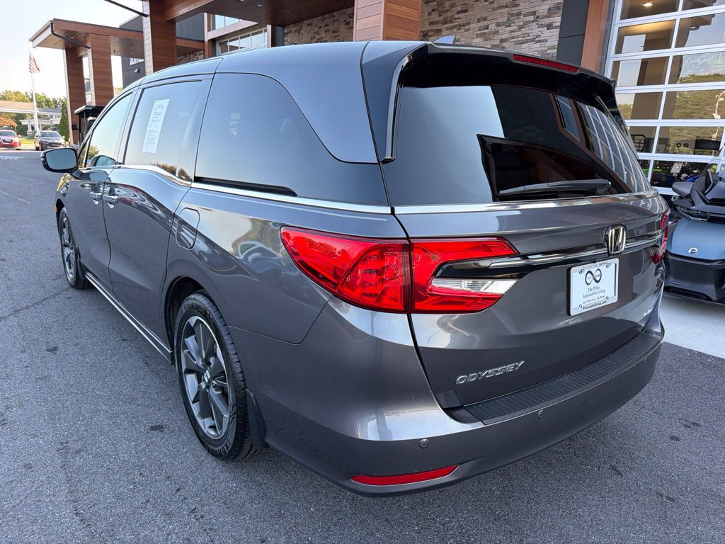 Used 2024 Honda Odyssey Elite image 5