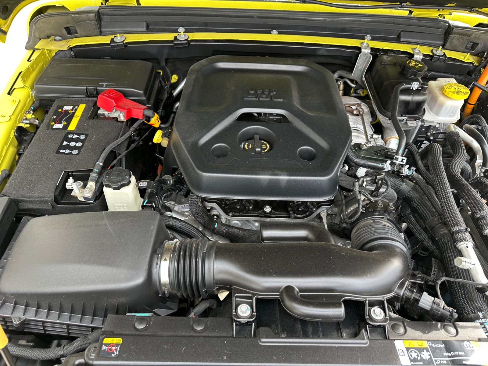 Used 2023 Jeep Wrangler Unlimited Sahara AWD/4WD image 30