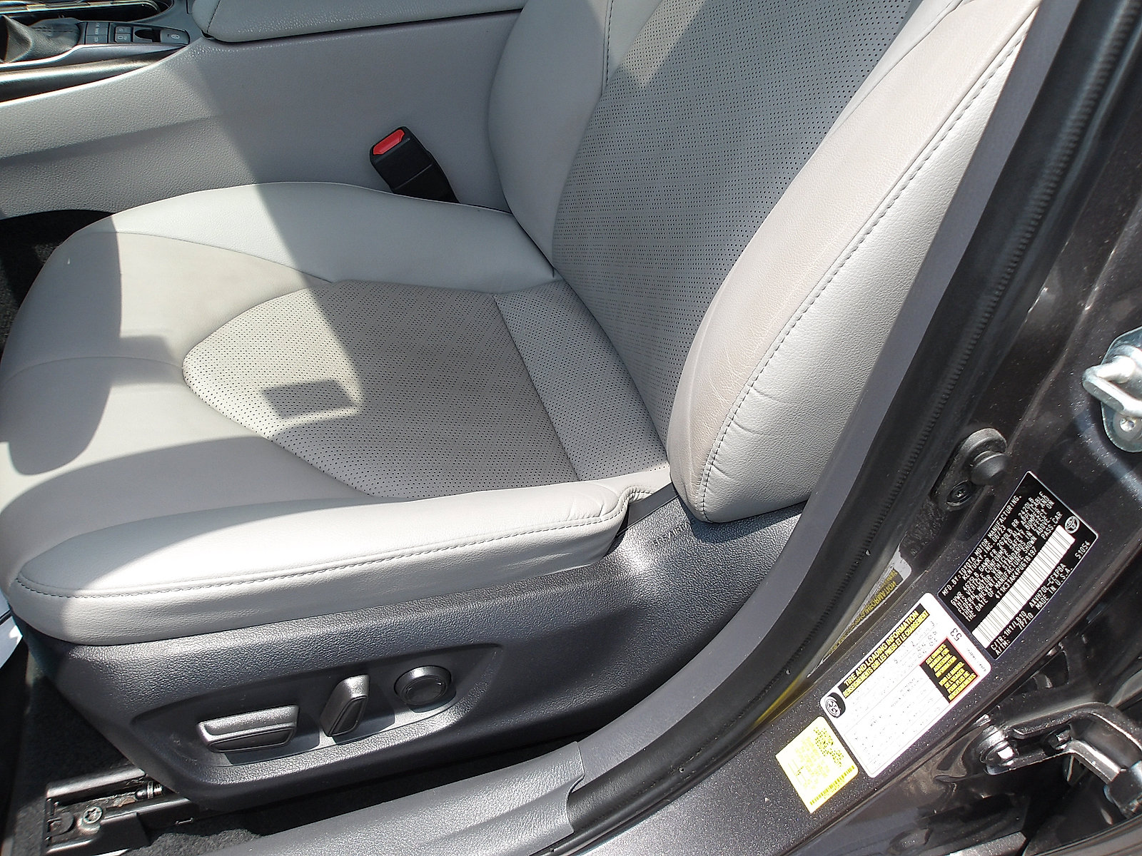 Used 2023 Toyota Camry XSE w/ Cold Weather Package FWD image 13